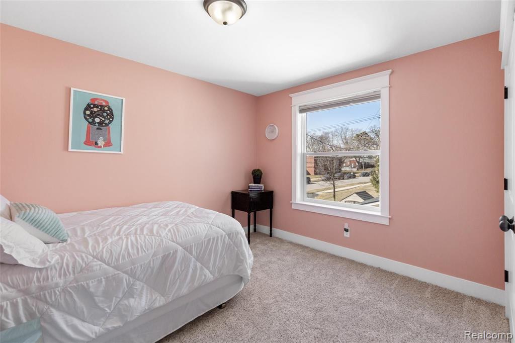605 Lockwood Road Royal Oak, MI 48067 - Photo 27 of 35