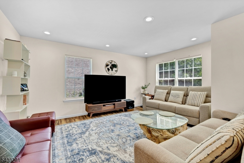 810 Plymouth Road North Brunswick, NJ 08902 - Photo 14 of 46