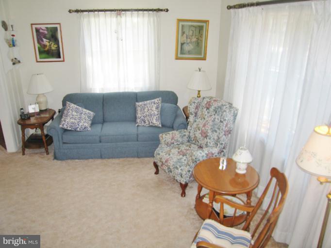 729 Templecliff Road Pikesville, MD 21208 - Photo 25 of 30 Living Room