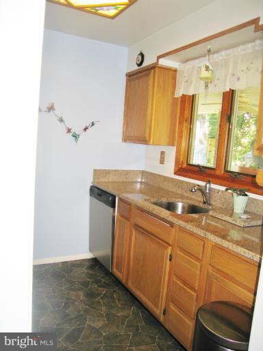 729 Templecliff Road Pikesville, MD 21208 - Photo 8 of 30 Kitchen