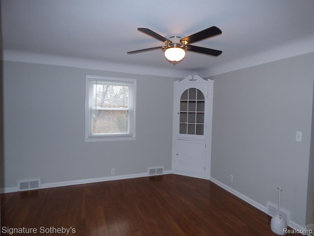 183 Texas Avenue Rochester Hills, MI 48309 - Photo 5 of 34