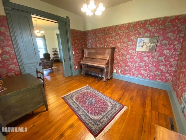 25378 Cyclone Ridge Road Lanark, IL 61046 - Photo 19 of 33 a living room with a rug