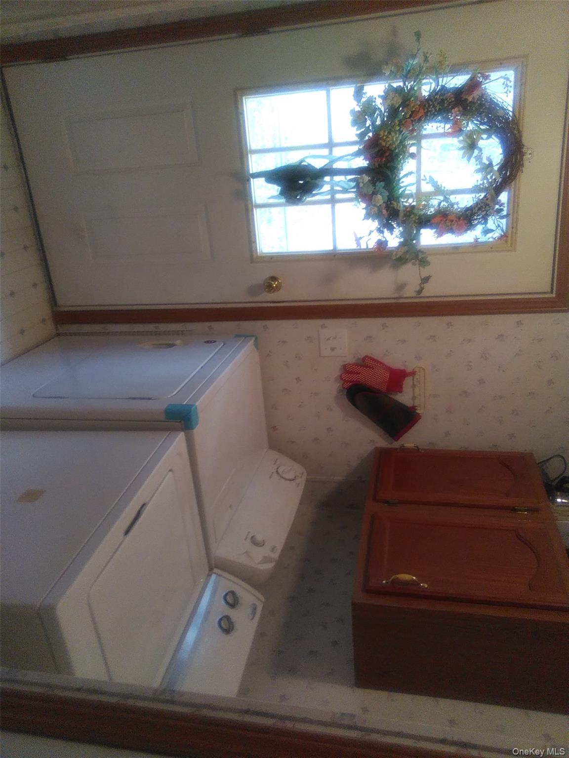 2032 Champlin Road Jefferson, NY 12093 - Photo 19 of 20 a utility room with dryer and washer