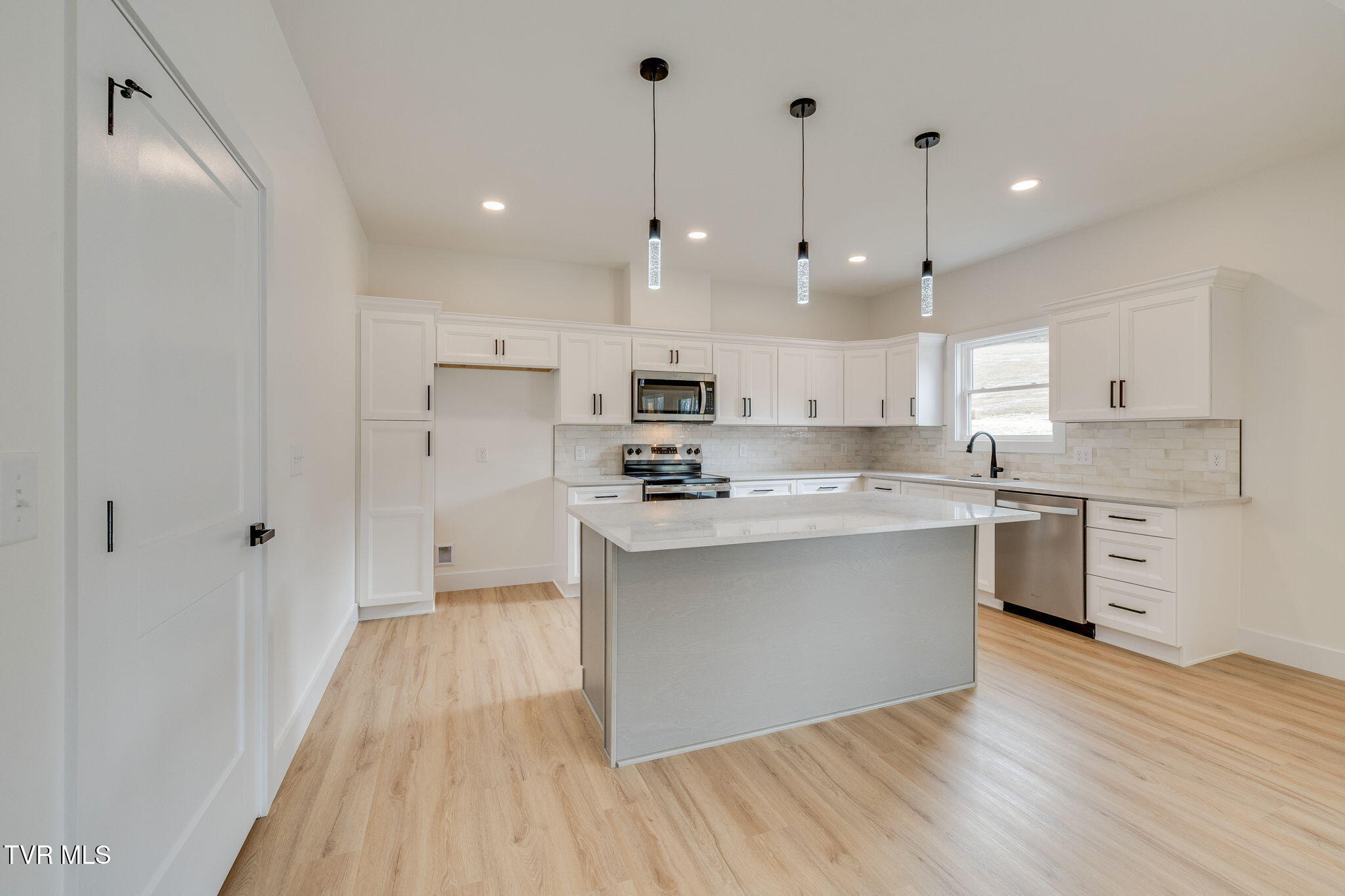 474 Middays Rest Jonesborough, TN 37659 - Photo 12 of 33 011