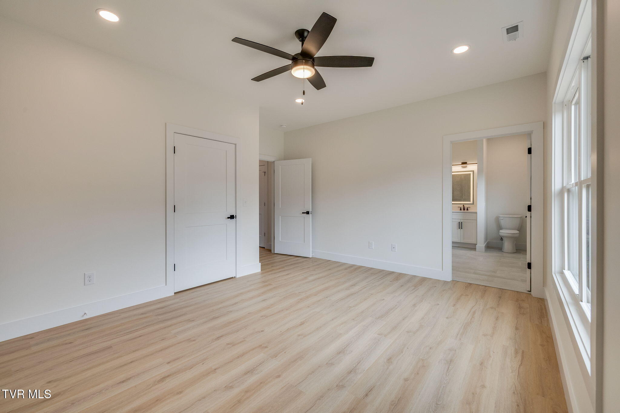 474 Middays Rest Jonesborough, TN 37659 - Photo 18 of 33 017