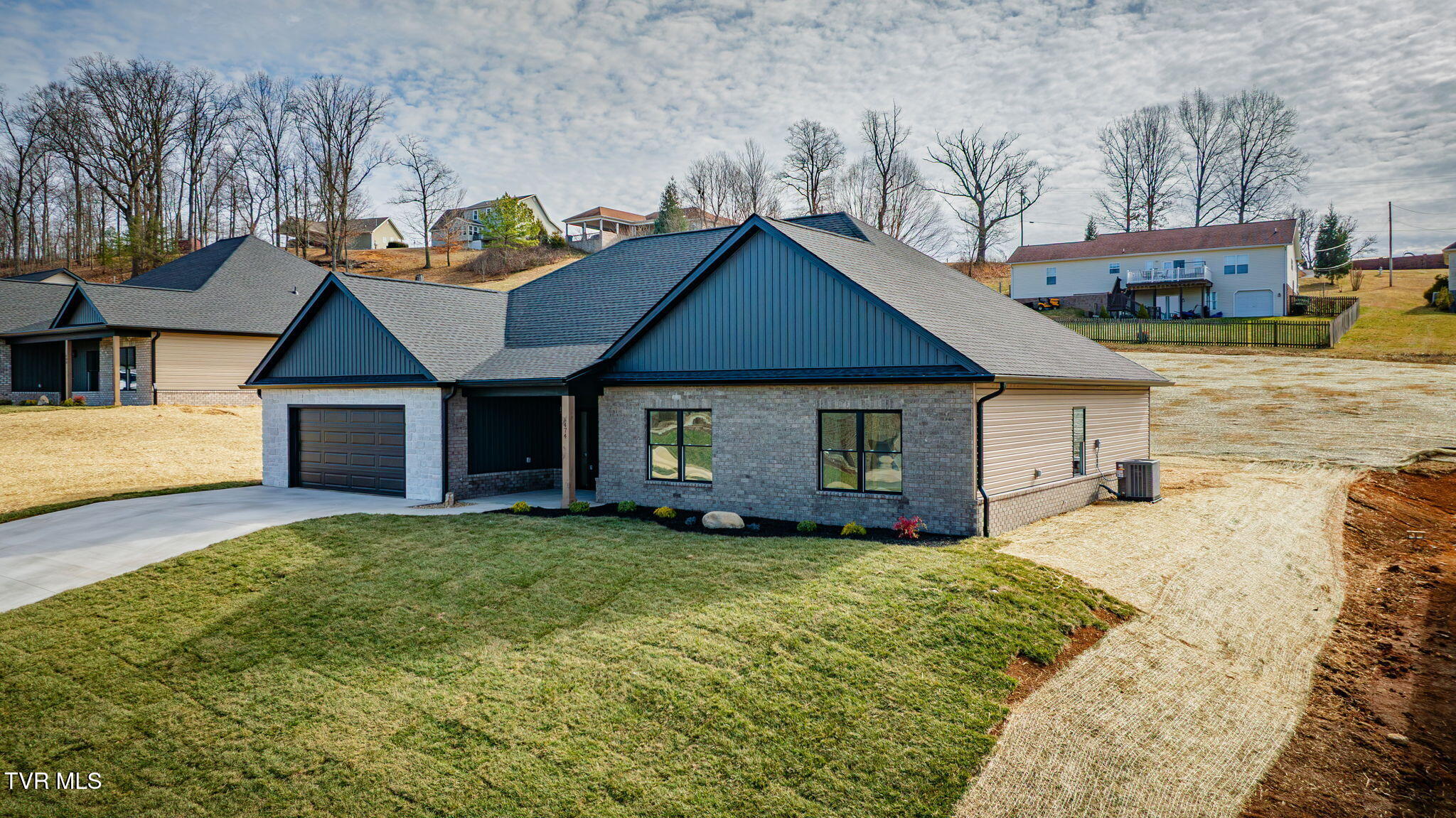 474 Middays Rest Jonesborough, TN 37659 - Photo 4 of 33 003