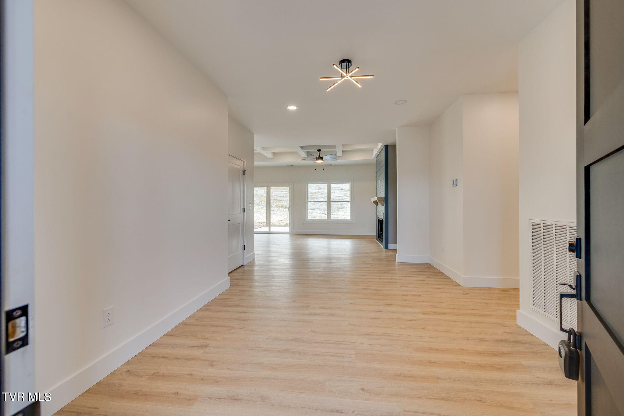 474 Middays Rest Jonesborough, TN 37659 - Photo 6 of 33 005