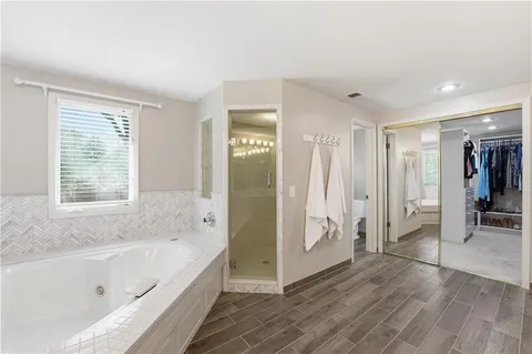 $699,950 | 5475 West 85th Terrace, Prairie Village, KS 66207