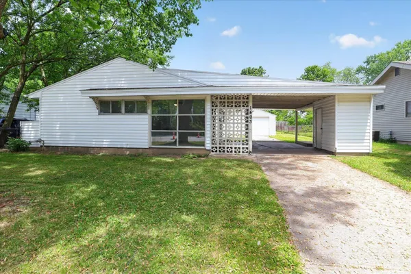 $155,000 | 1403 East Ireland Road, South Bend, IN 46614