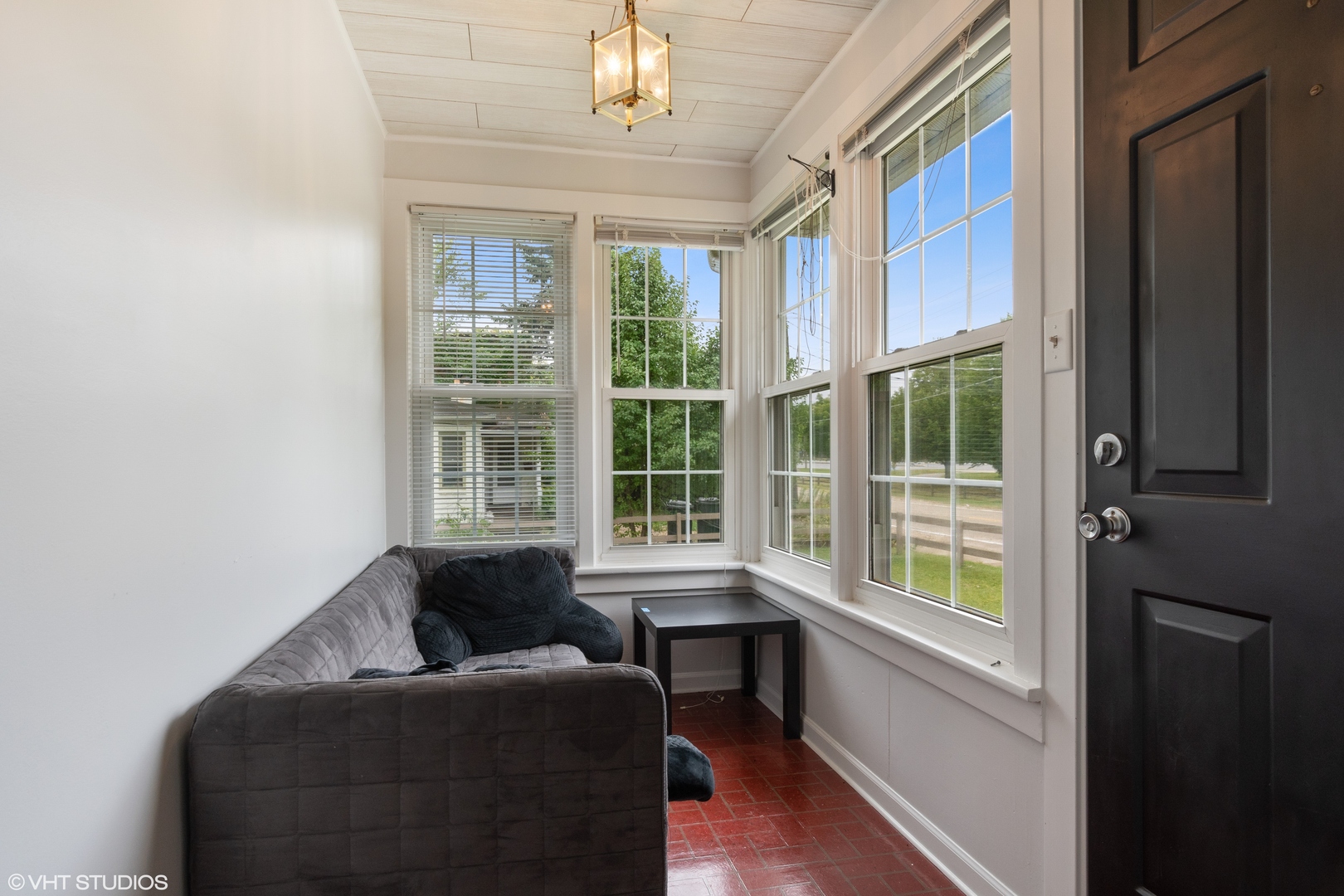 718 Sheridan Road Lake Bluff, IL 60044 - Photo 17 of 36 a living room with furniture and a window