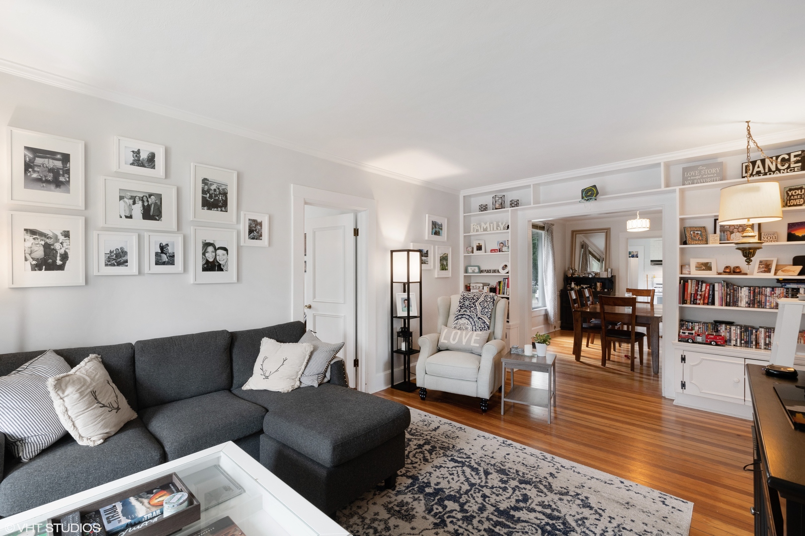 718 Sheridan Road Lake Bluff, IL 60044 - Photo 19 of 36 a living room with furniture and wooden floor