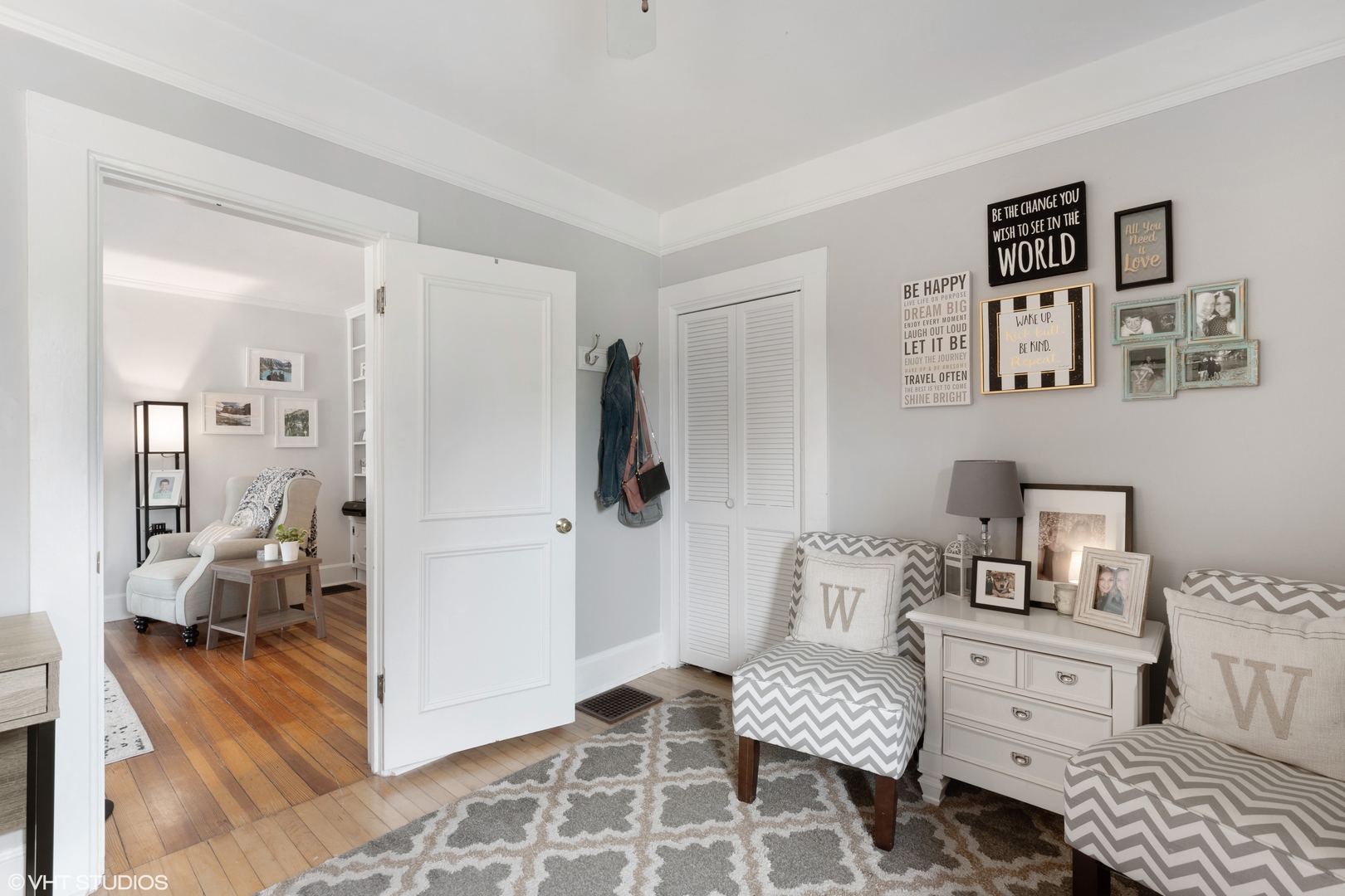 718 Sheridan Road Lake Bluff, IL 60044 - Photo 26 of 36 a bedroom with a bed and furniture