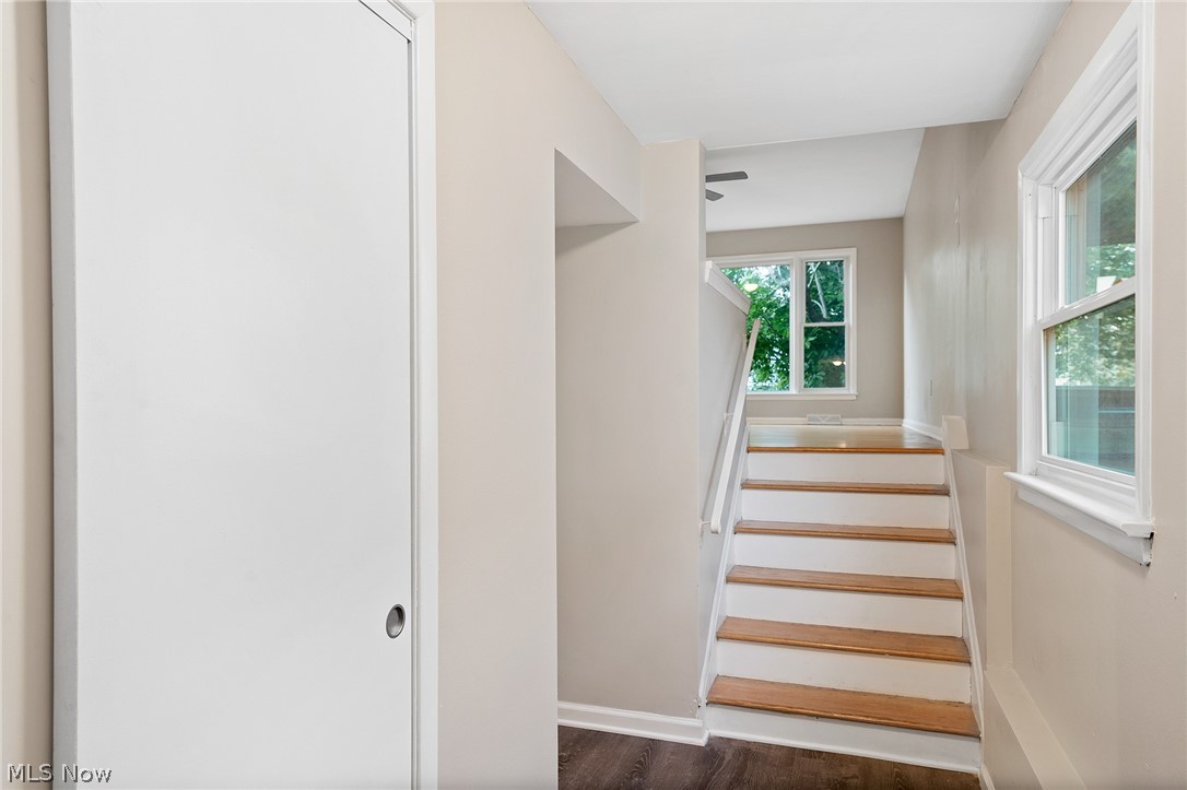 4205 Stonehaven Road Cleveland, OH 44121 - Photo 7 of 33