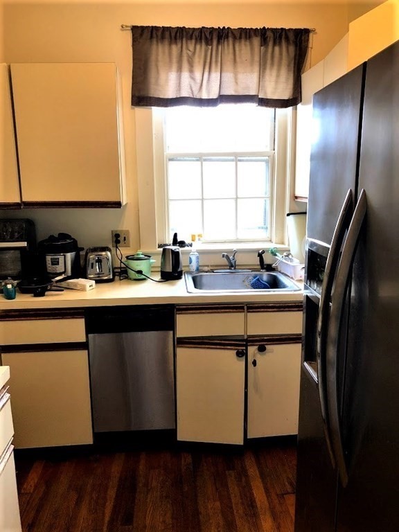 32 Shepard Street, Unit 32 Cambridge, MA 02138 - Photo 5 of 9
