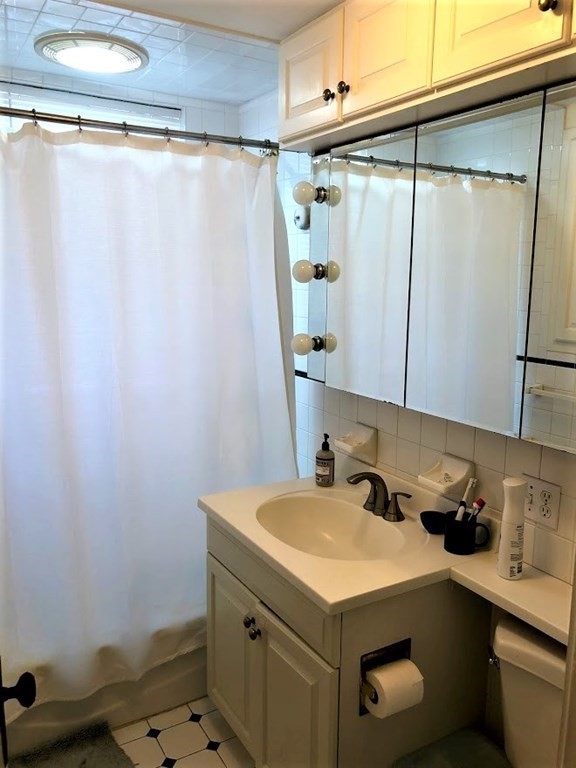 32 Shepard Street, Unit 32 Cambridge, MA 02138 - Photo 8 of 9