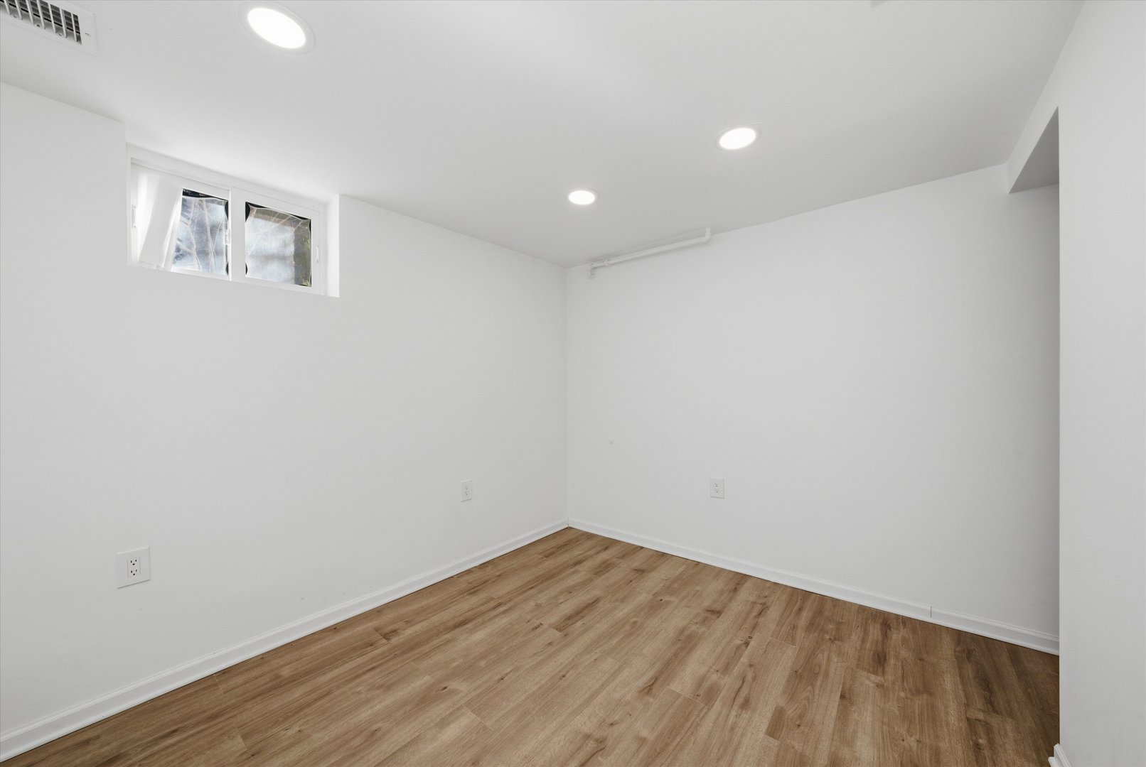 314 Elm Street Lombard, IL 60148 - Photo 19 of 43 a view of empty room with wooden floor