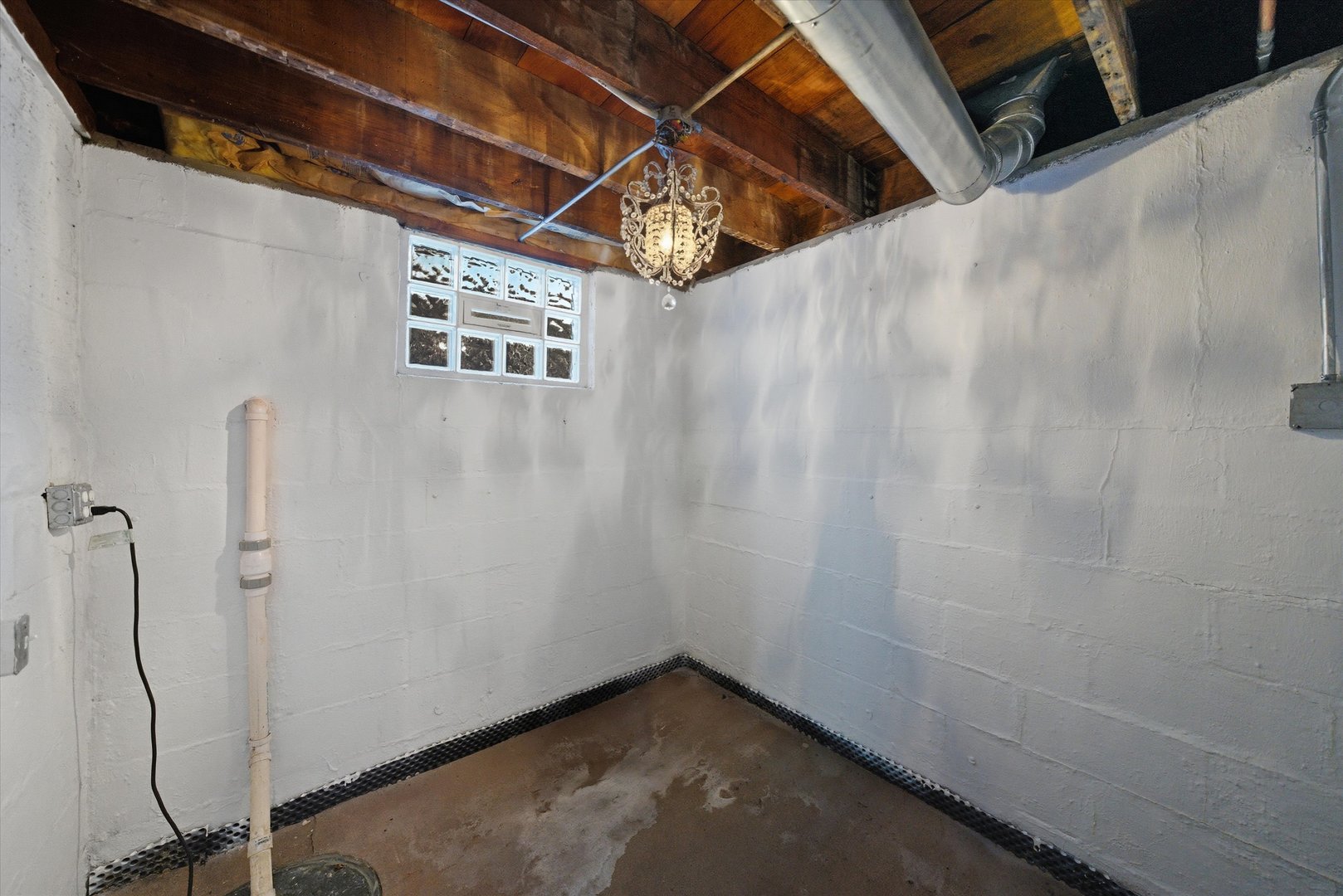 314 Elm Street Lombard, IL 60148 - Photo 32 of 43 a view of a room with racks on the wall