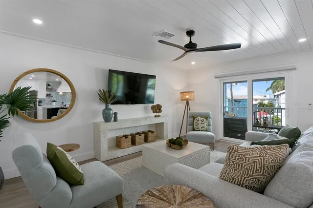 $2,999,000 | 2203 Avenue B, Bradenton Beach, FL 34217