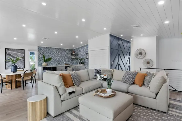 $2,999,000 | 2203 Avenue B, Bradenton Beach, FL 34217