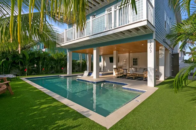 $2,999,000 | 2203 Avenue B, Bradenton Beach, FL 34217