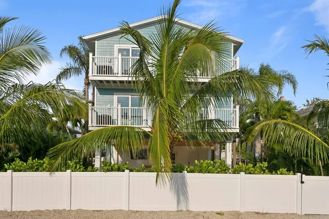 $2,999,000 | 2203 Avenue B, Bradenton Beach, FL 34217