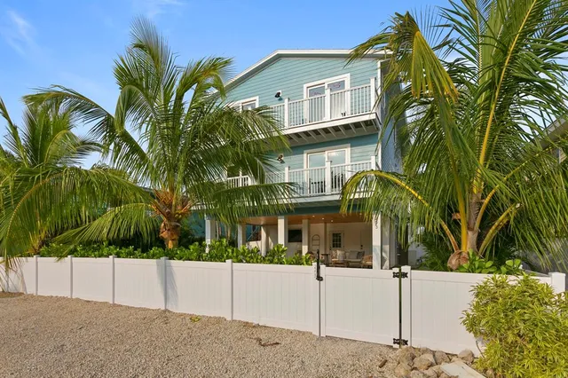 $2,999,000 | 2203 Avenue B, Bradenton Beach, FL 34217