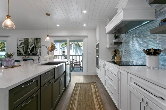 $2,999,000 | 2203 Avenue B, Bradenton Beach, FL 34217