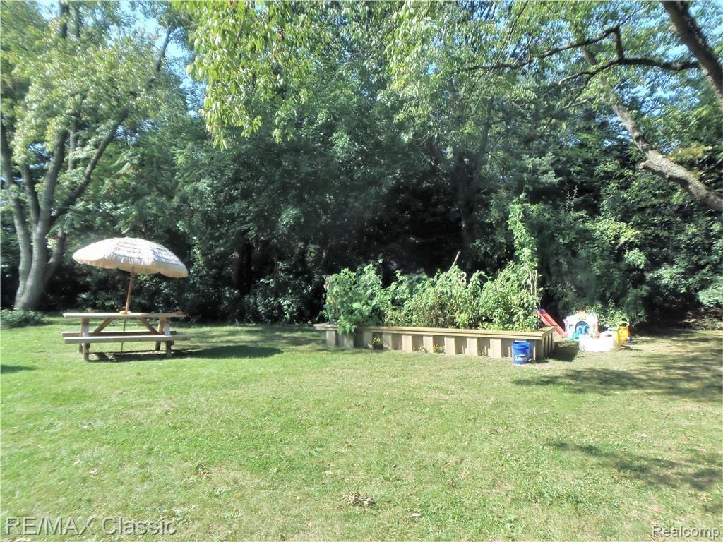 2049 Duck Lake Road North, Unit 5 Highland, MI 48356 - Photo 10 of 15