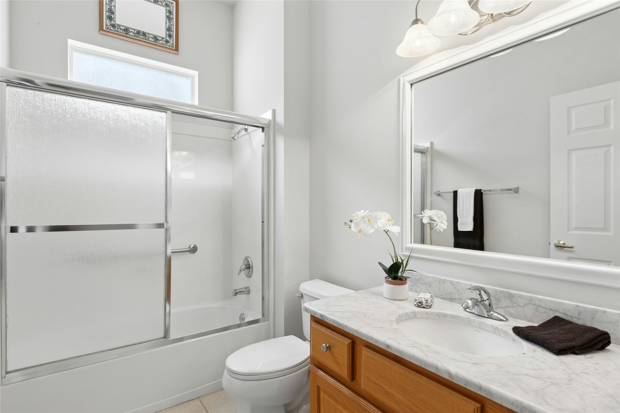 138 Running Water Street Georgetown, TX 78633 - Photo 24 of 36 Guest Bathroom