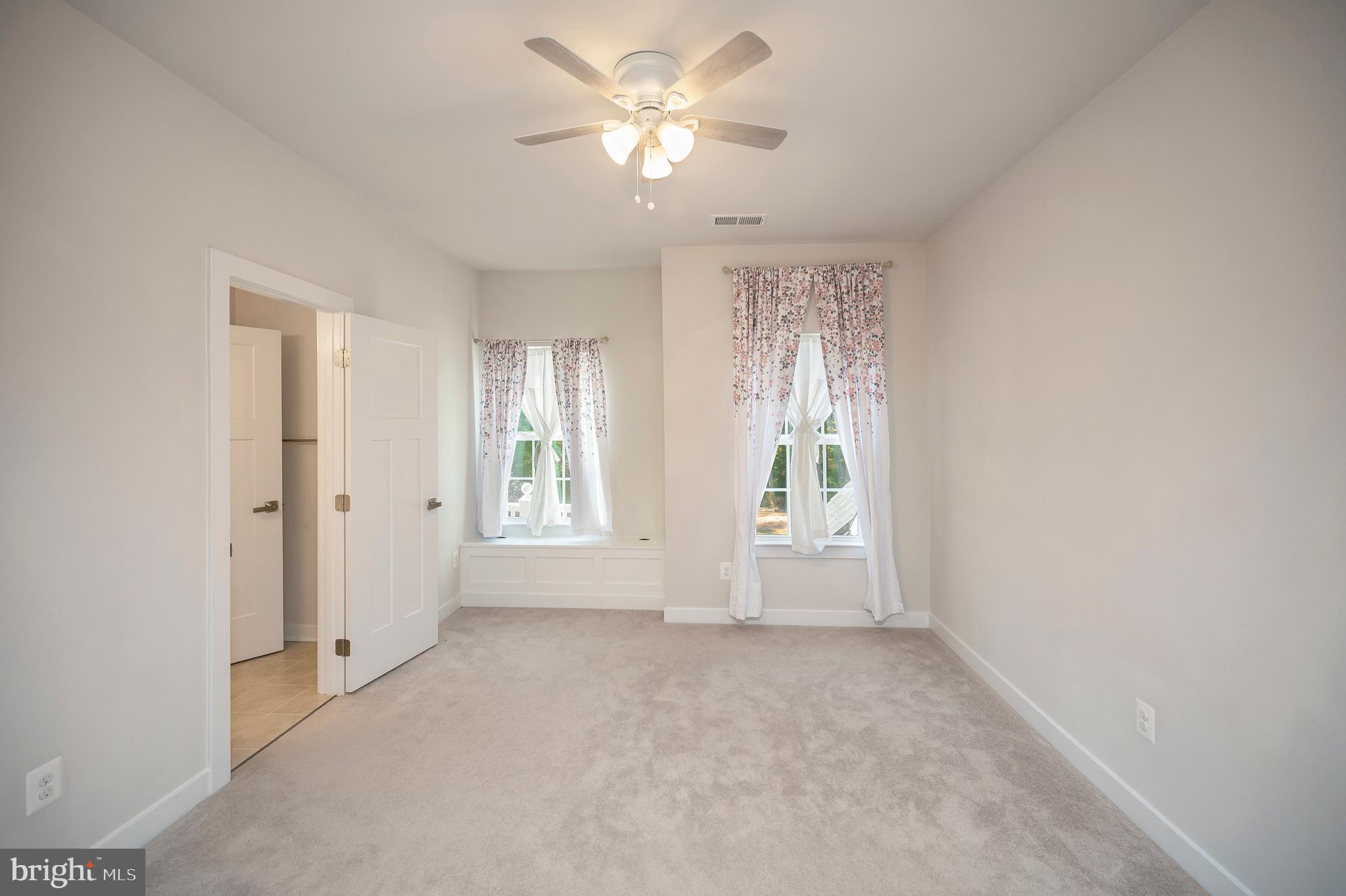 34 Oak Road Stafford, VA 22556 - Photo 31 of 39 a view of an empty room with a window