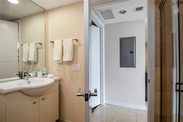 $7,000 | 1830 South Ocean Drive, Unit 3508, Hallandale Beach, FL 33009