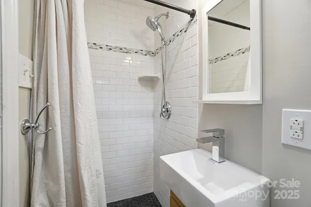 $500,000 | 3027 Telford Place, Charlotte, NC 28205