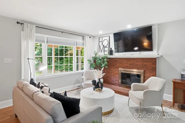 $500,000 | 3027 Telford Place, Charlotte, NC 28205