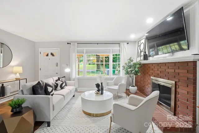 $500,000 | 3027 Telford Place, Charlotte, NC 28205