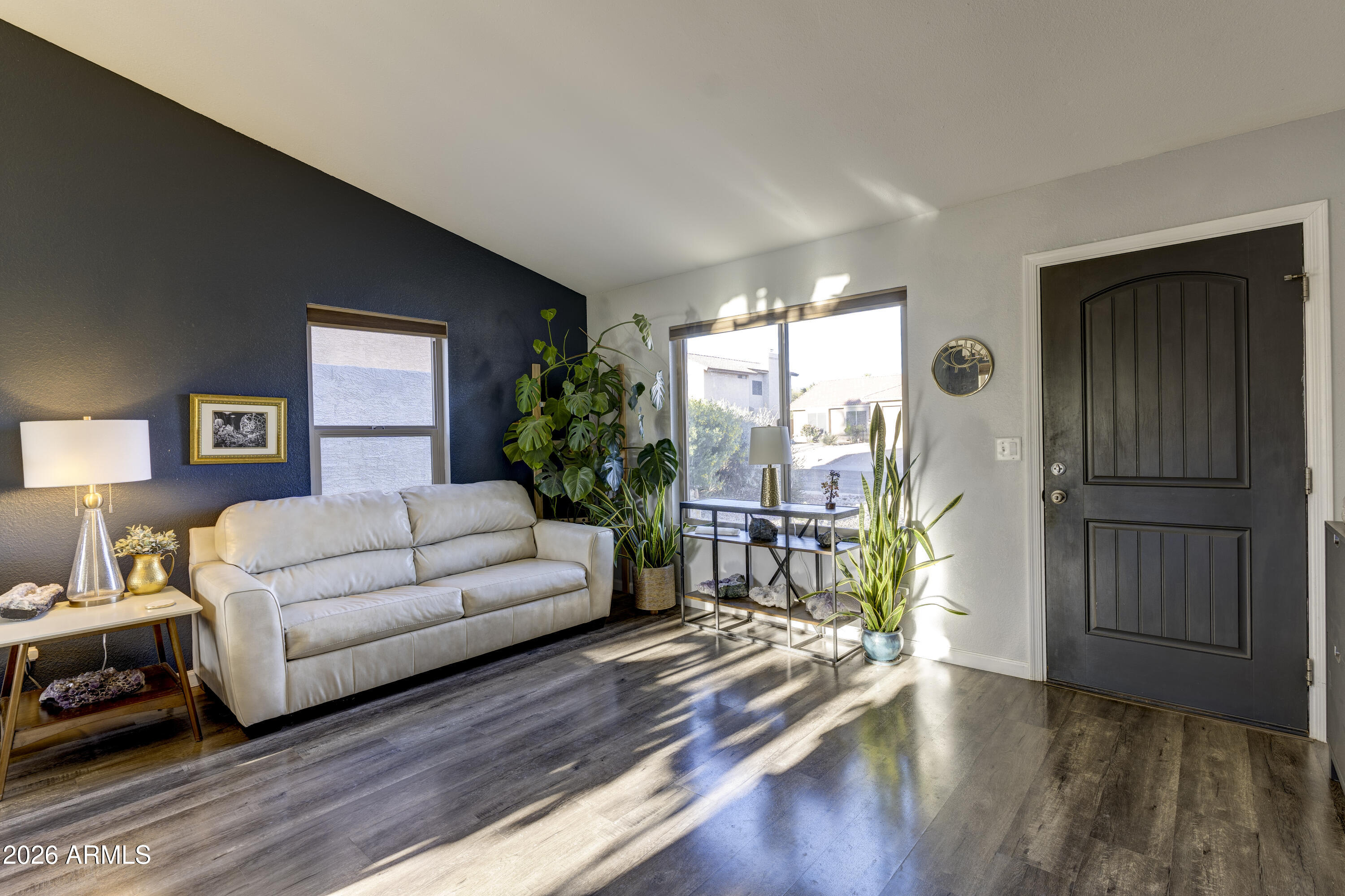15030 South 28th Street Phoenix, AZ 85048 - Photo 4 of 32 Entry/Front Room