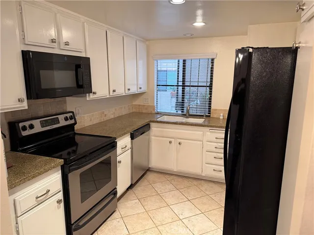 $3,000 | 8788 Coral Springs Court, Huntington Beach, CA 92646