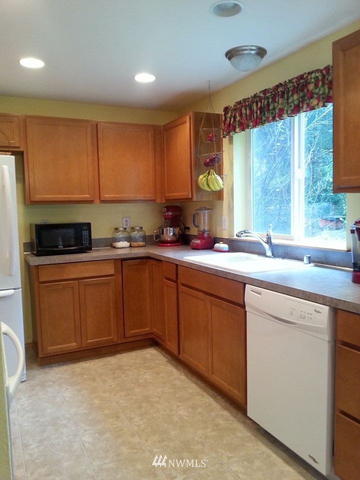3170 East Rasor Road Belfair, WA 98528 - Photo 4 of 14 Gallery Image 4
