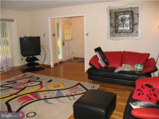 3843 Whitman Road Huntingdon Valley, PA 19006 - Photo 3 of 6 Gallery Image 3