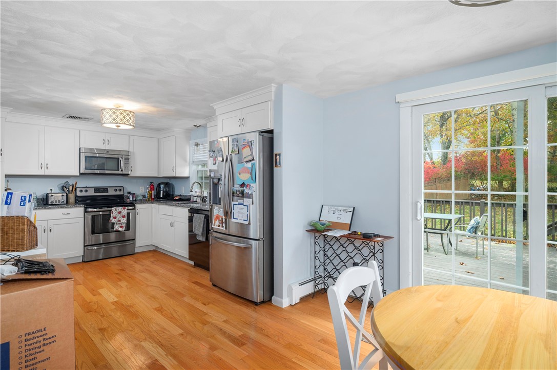 11 Secluded Court Cumberland, RI 02864 - Photo 5 of 27