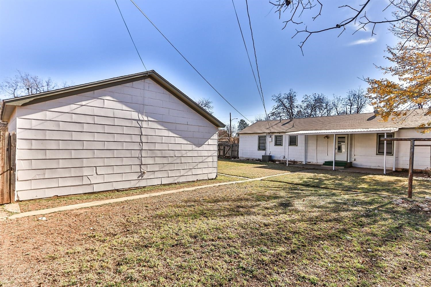 4002 33rd Street Lubbock, TX 79410 - Photo 31 of 40 Backyard