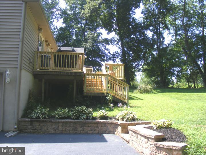 302 Red Fox Lane Lincoln University, PA 19352 - Photo 4 of 14 Exterior Back