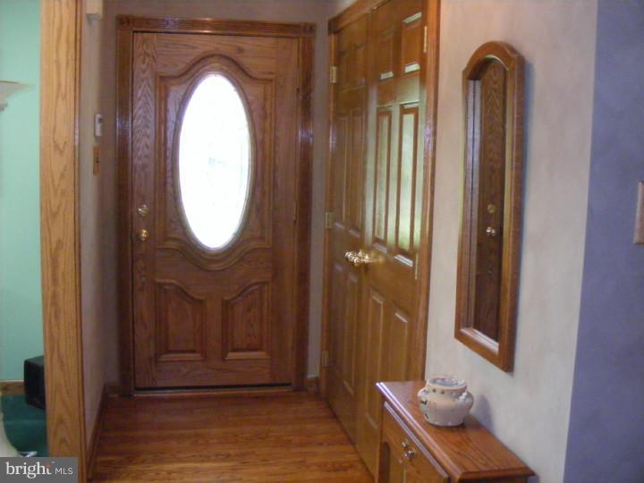 302 Red Fox Lane Lincoln University, PA 19352 - Photo 5 of 14 Foyer