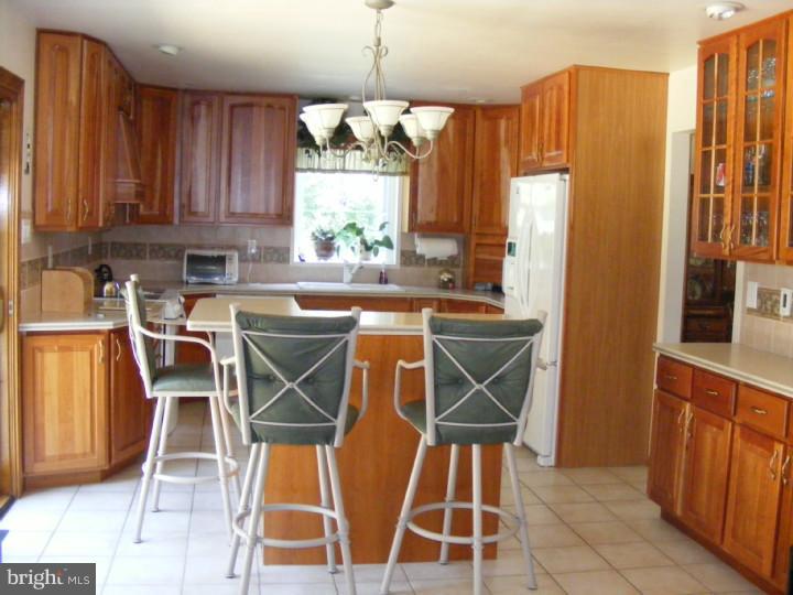 302 Red Fox Lane Lincoln University, PA 19352 - Photo 8 of 14 Kitchen