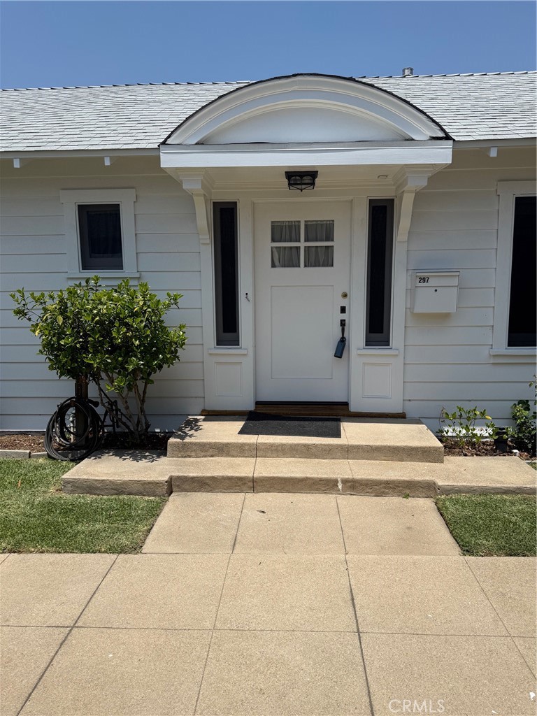 297 Garfield Avenue Pasadena, CA 91101 - Photo 2 of 28 a house view with a outdoor space