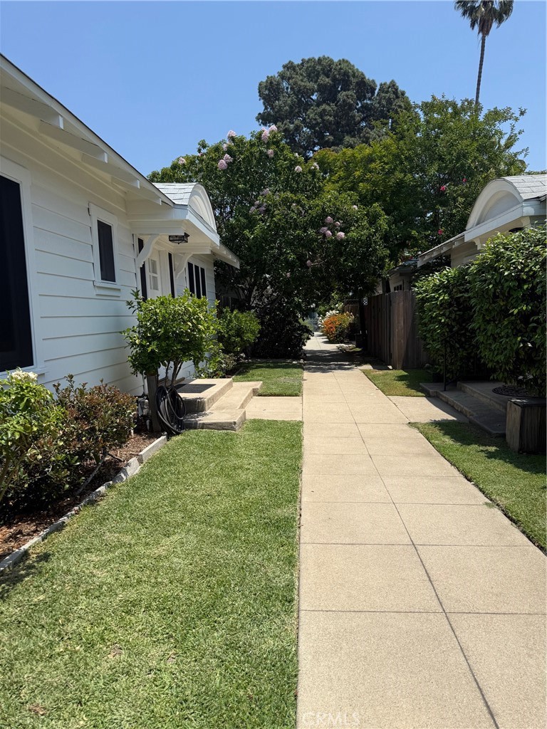 297 Garfield Avenue Pasadena, CA 91101 - Photo 5 of 28 a front view of a house with garden
