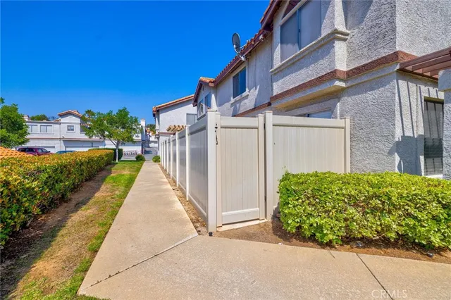 a view of a back yard of the house