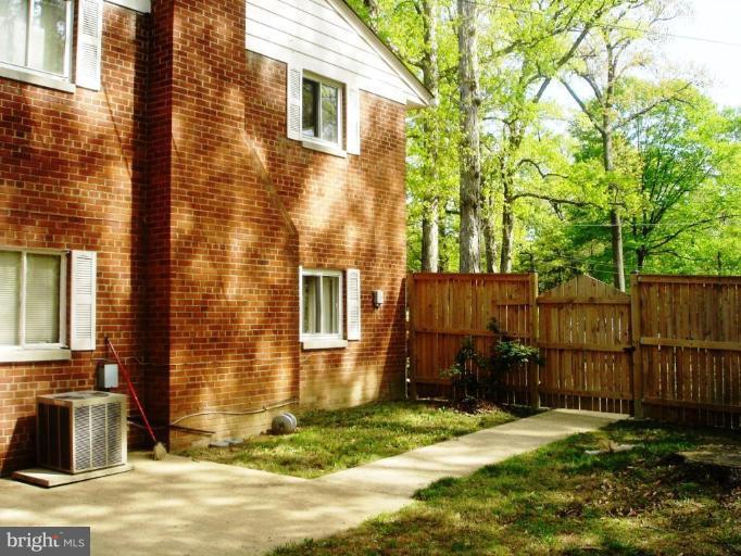 7104 Larrlyn Drive Springfield, VA 22151 - Photo 3 of 10 Exterior #4