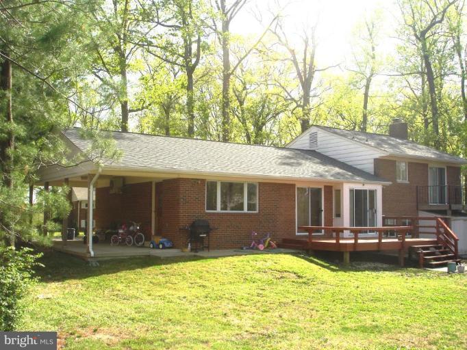 7104 Larrlyn Drive Springfield, VA 22151 - Photo 4 of 10 Deck