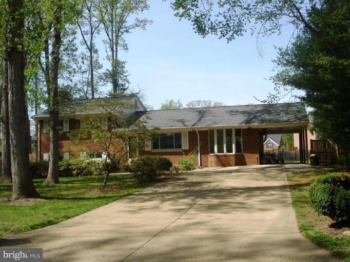 7104 Larrlyn Drive Springfield, VA 22151 - Photo 9 of 10 Exterior #5