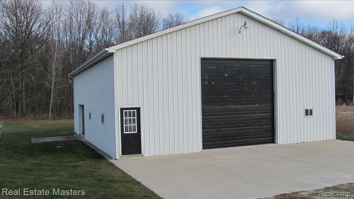 7222 Rattle Run Road St. Clair, MI 48079 - Photo 3 of 8 POLE BARN